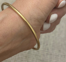 9k solid gold bangle
