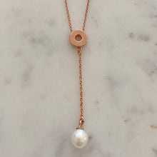 Rose circle with drop chain pearl necklace