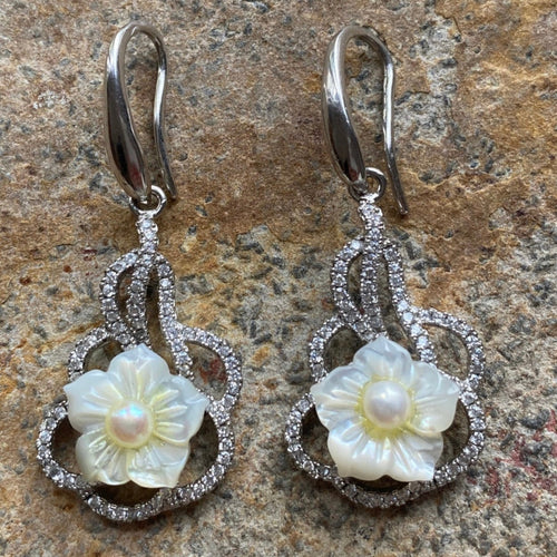 Toledo vintage pearl flower earrings