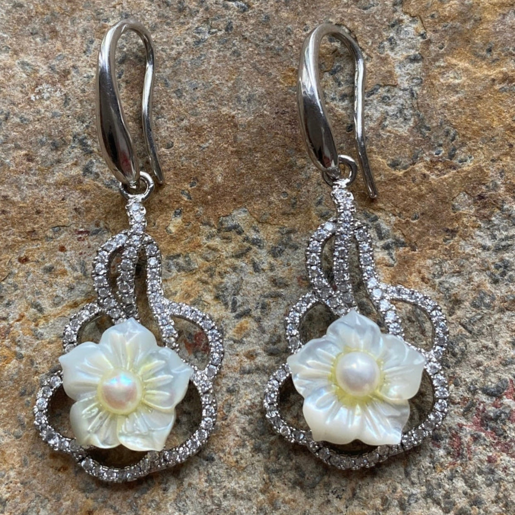 Toledo vintage pearl flower earrings