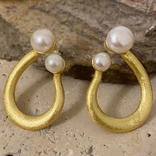 Avra pearl earrings