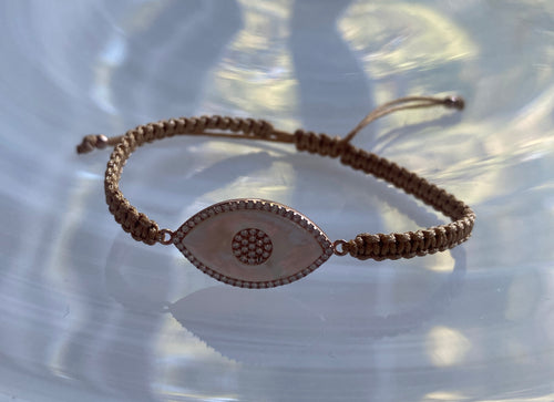 ‘Táma’ eye macrame bracelet