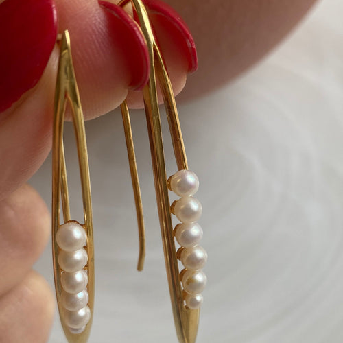 6 pea pearls in a pod