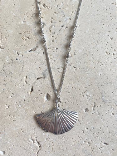 Shell necklace