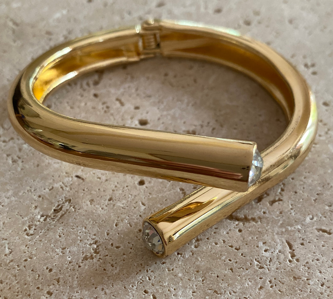 Bangle with 2 crystals