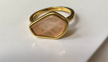 The ‘Hera’ ring in cracked quartz