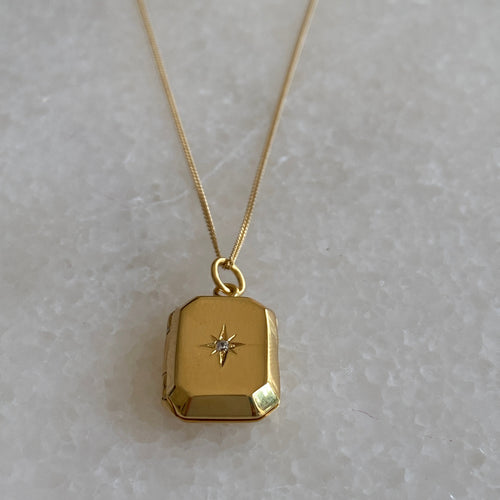 Locket star necklace