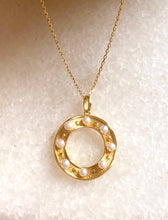 Circle of pearls necklace
