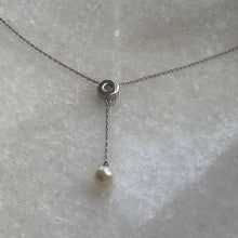 Rose circle with drop chain pearl necklace