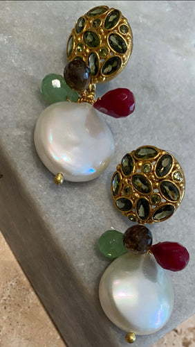 Semi precious earrings with pearls