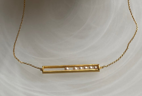 6 seed pearl bar necklace