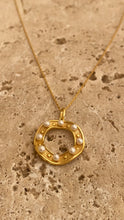 Circle of pearls necklace